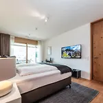 Luxury Davos Apt For 4 With Panorama Terrace & 5-Star Hotel Spa Access Davos
