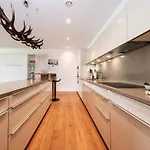 Luxury Davos Apt For 4 With Panorama Terrace & 5-Star Hotel Spa Access * Davos