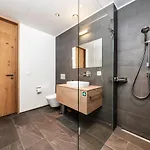 Apartman Luxury Davos Apt For 4 With Panorama Terrace & 5-Star Hotel Spa Access