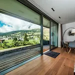 Luxury Davos Apt For 4 With Panorama Terrace & 5-Star Hotel Spa Access Apartman