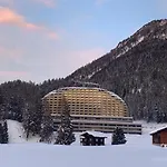 Luxury Davos Apt For 4 With Panorama Terrace & 5-Star Hotel Spa Access